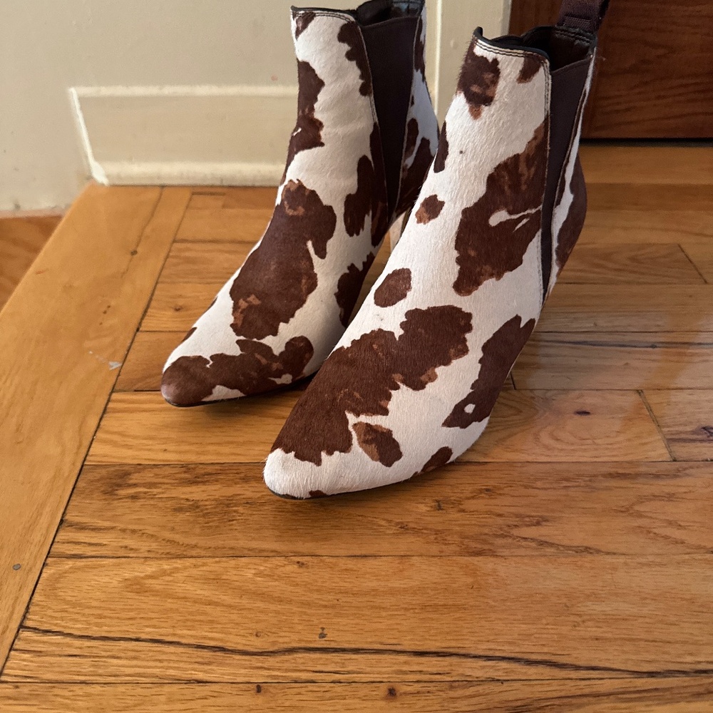Beautiful booties DKNY real leather